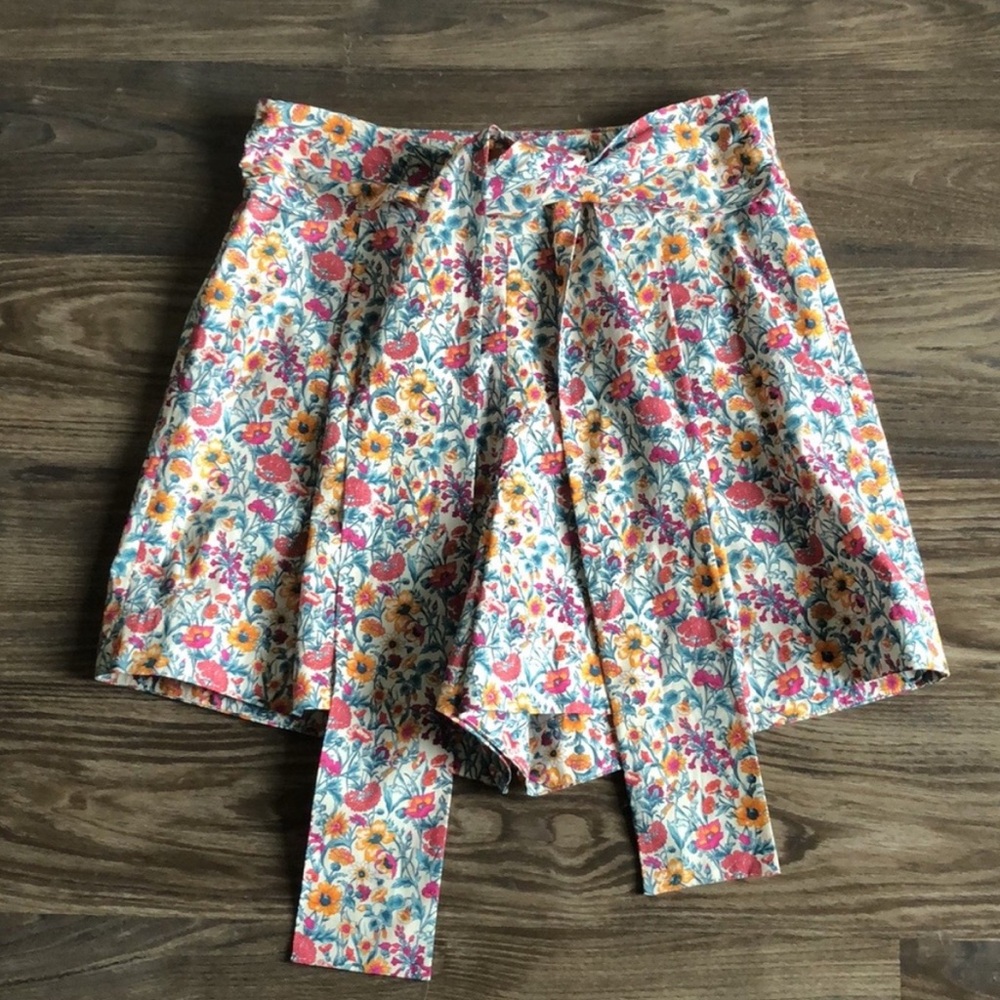 Antonio Melani Dawson High-Waisted Shorts with Tie - Picture 3 of 14